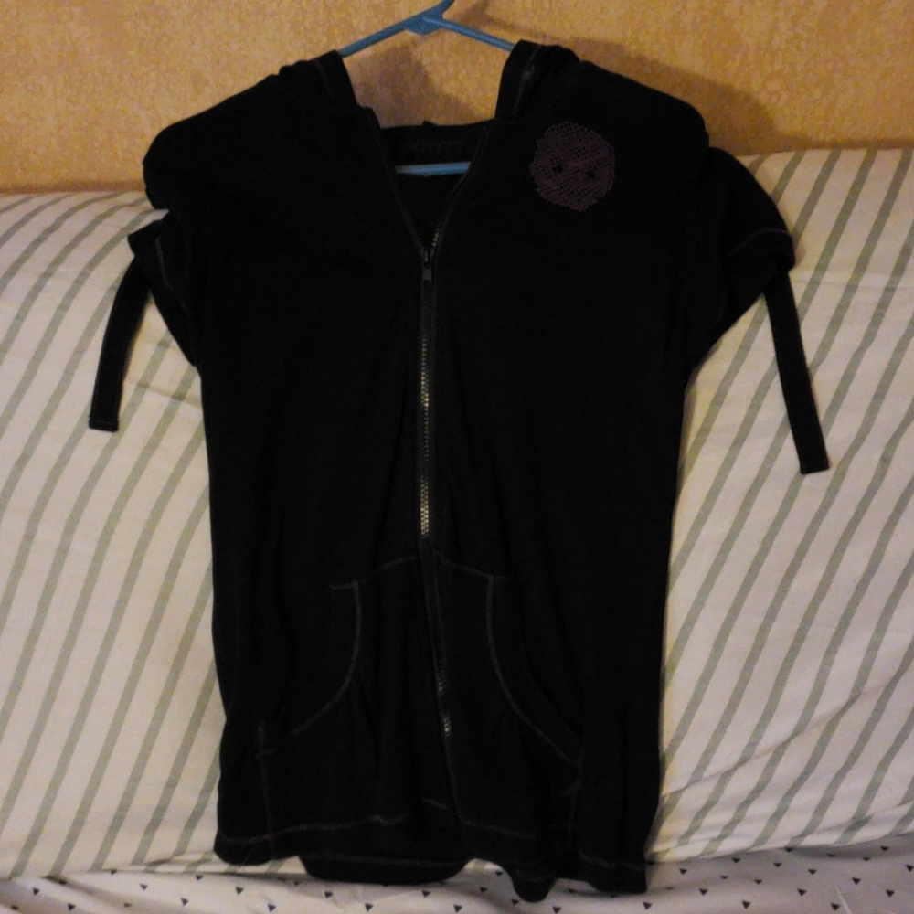 Sleeveless hoodie
